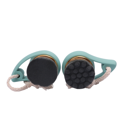 Manual Bamboo Charcoal Facial Cleansing Brush – image 2