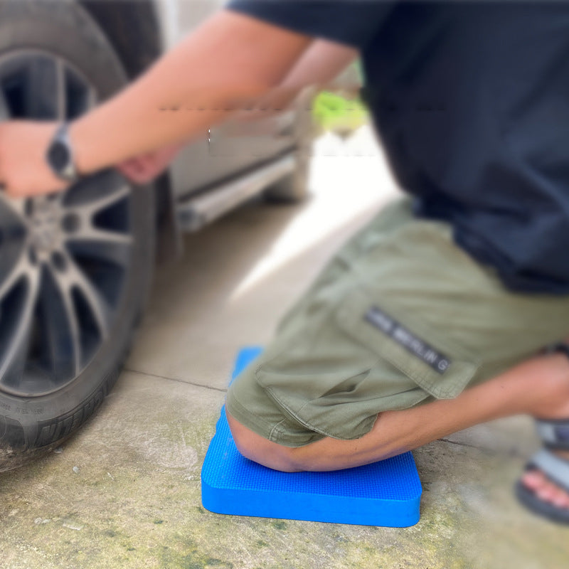 Thickened 4CM EVA Knee Pad Kneeling Mat for Outdoor Use – image 4